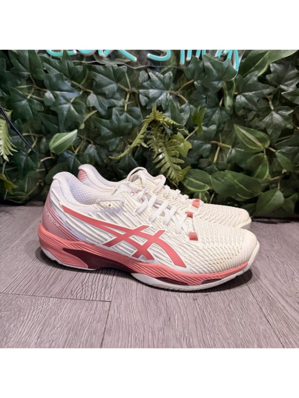Asics Solution Speed FF 2 Shoes Womens Size 8.5  White Light Tennis Sneakers